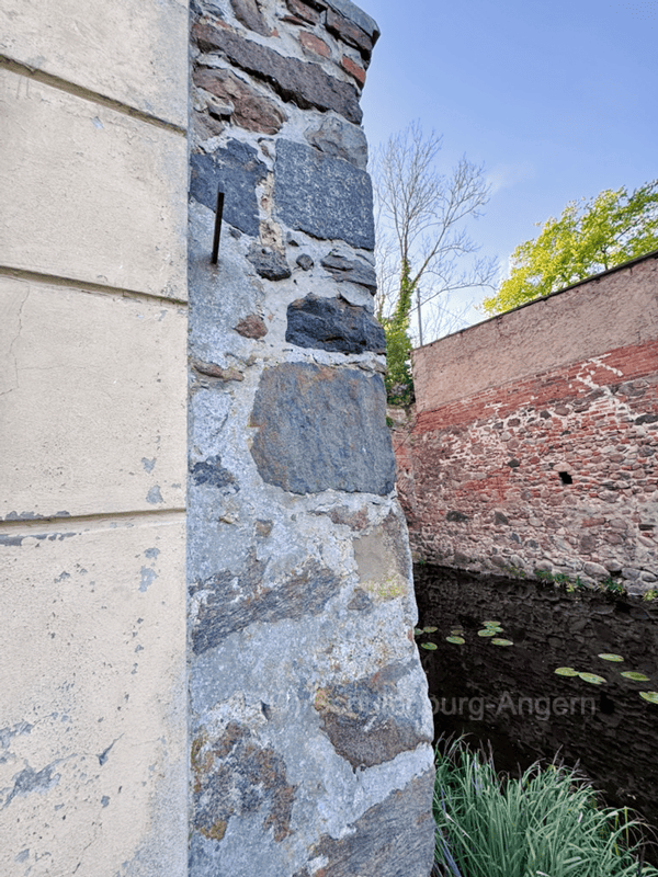 Turm Angern Eckbereich